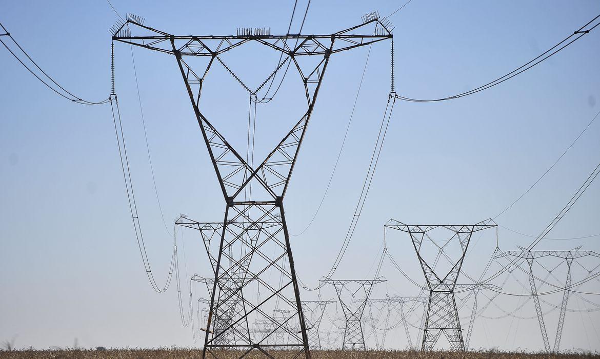 Ministro de Minas e Energia descarta racionamento de energia