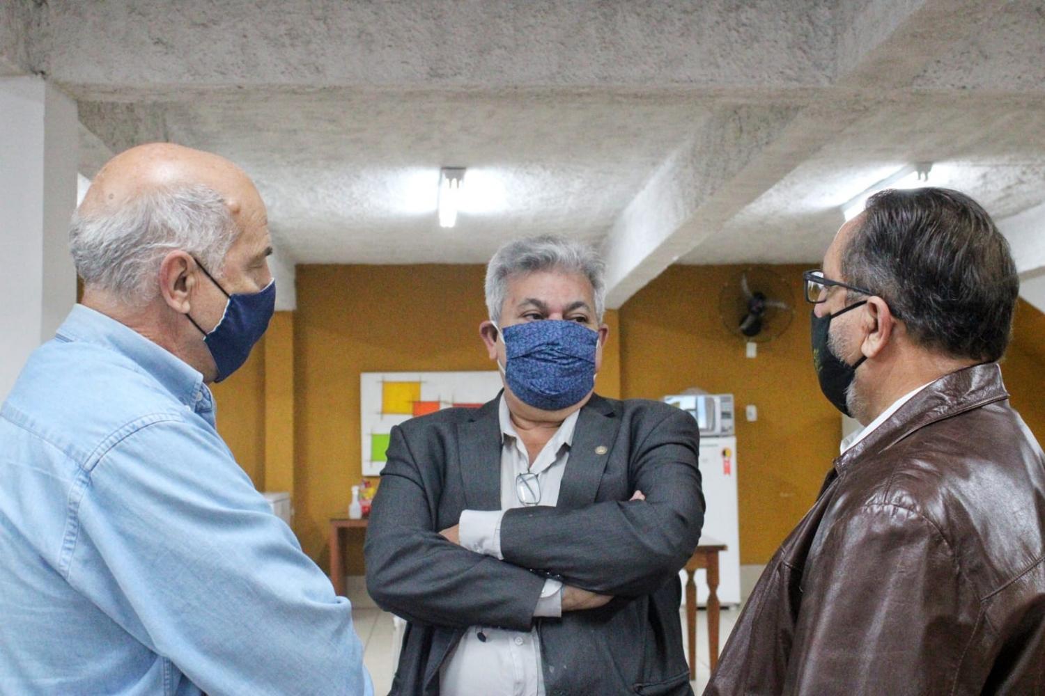 Marcelo Cabeleireiro visita APAE de Barra Mansa