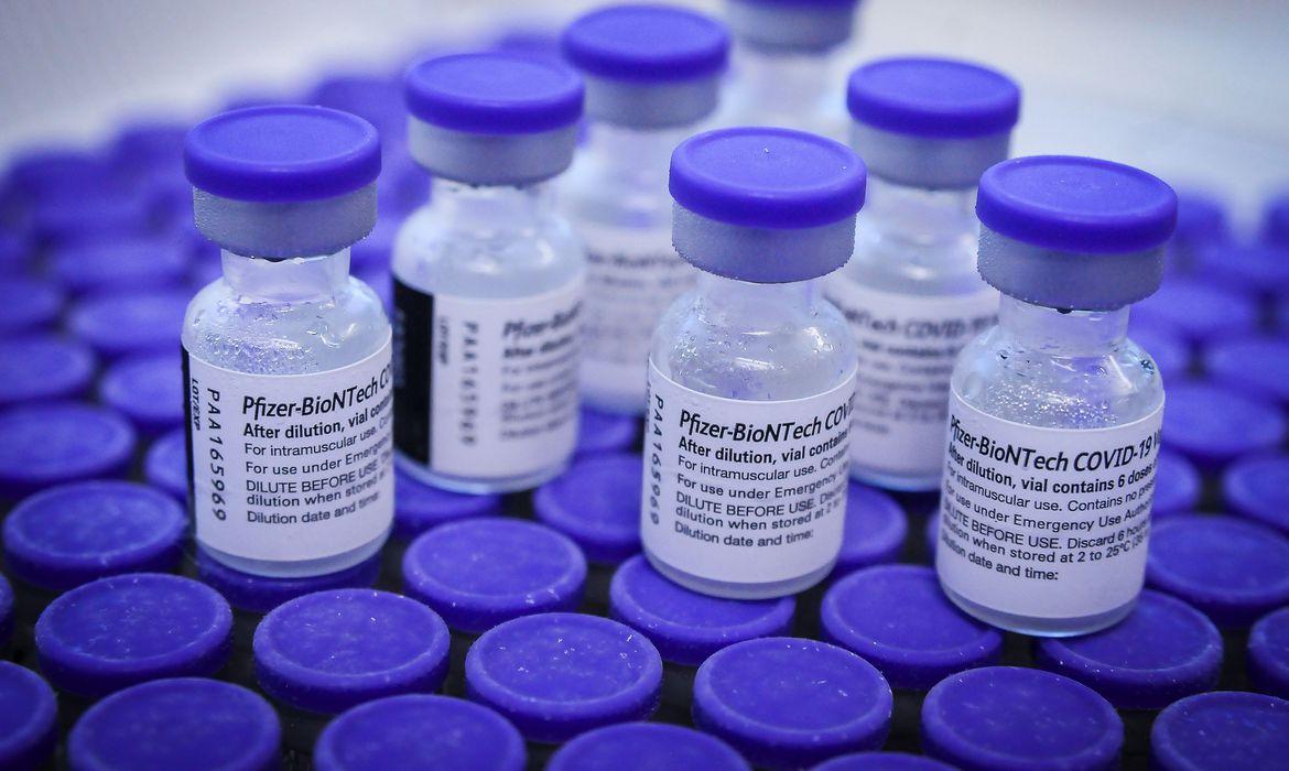 Estado do Rio distribui 348,6 mil doses da vacina da Pfizer