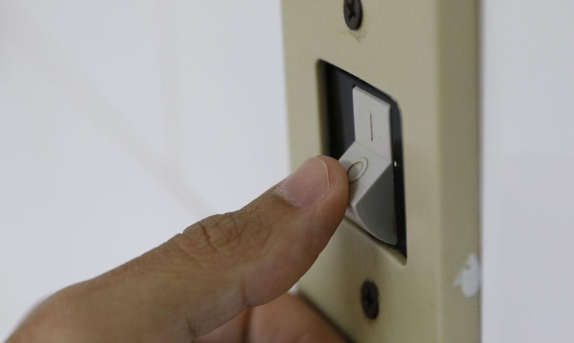 Lei da inscrição automática em Tarifa Social de Energia é sancionada
