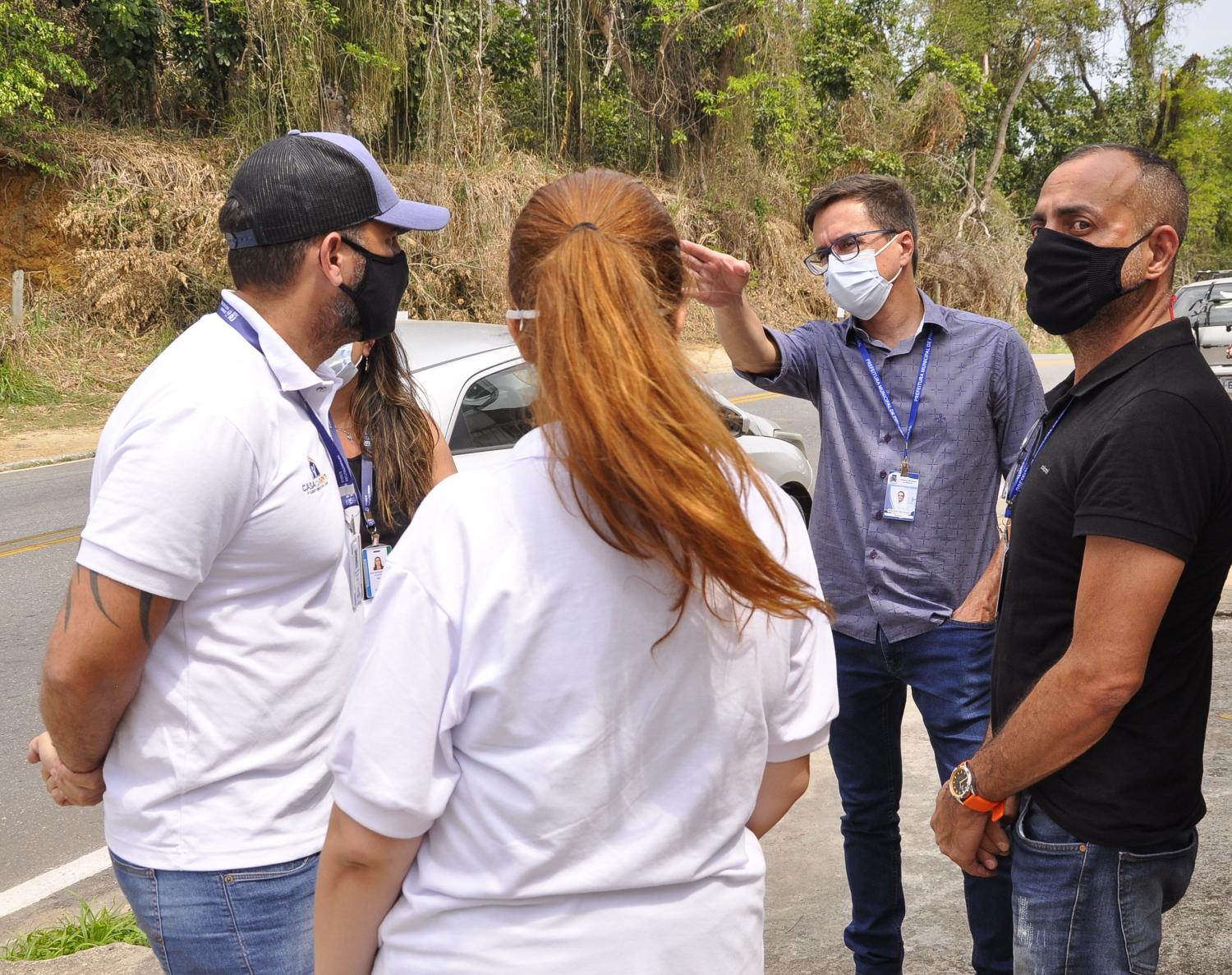 Pinheiral: Ednardo Barbosa recebe equipe do 'Casa da Gente' e vistoria áreas para construção de casas Populares