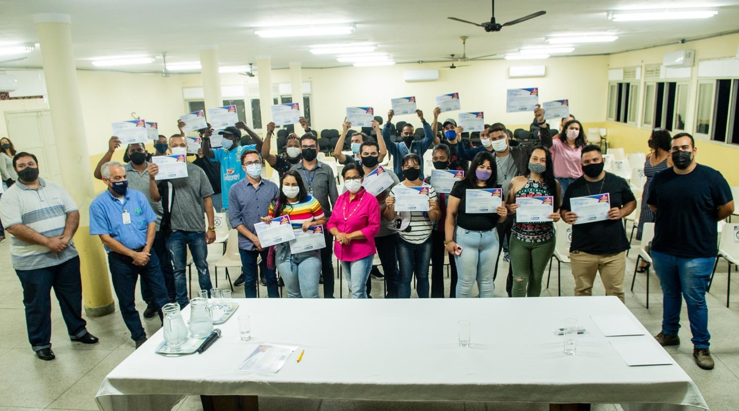 Aproaço e prefeitura de Pinheiral entregam certificados do programa de capacitação “Um Salto para o Futuro”