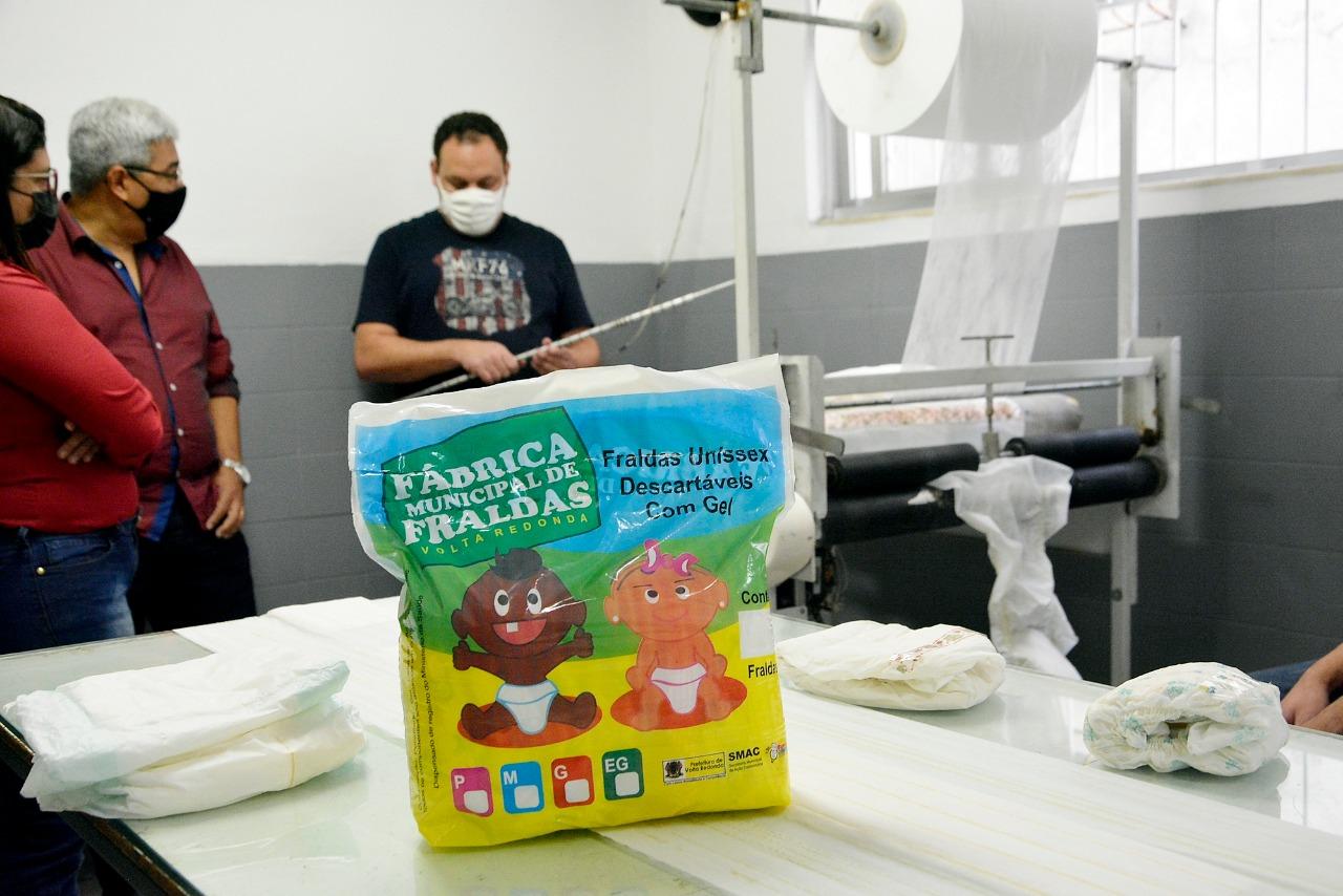 Volta Redonda reinaugura fábrica de fraldas para reforçar saúde e social