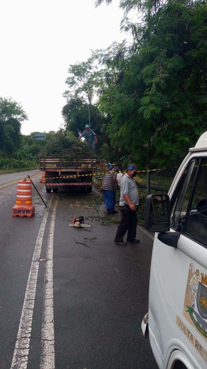 Infraestrutura promove limpeza após chuvas do fim de semana em Volta Redonda