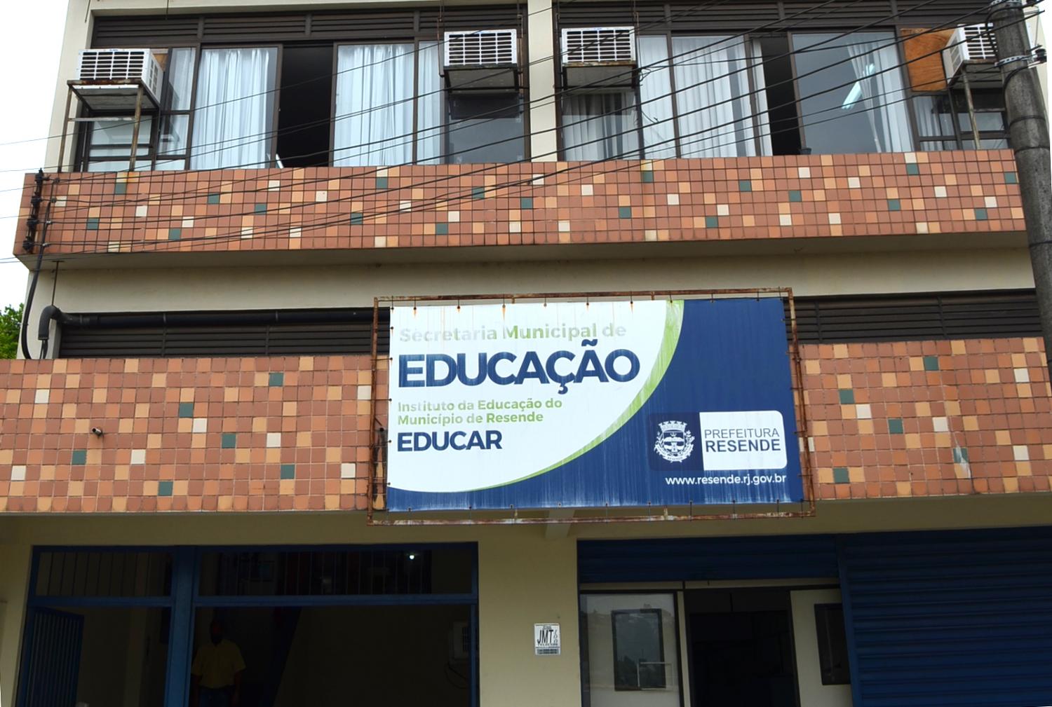 Prefeitura de Resende abre processo seletivo com 256 vagas para a Educação