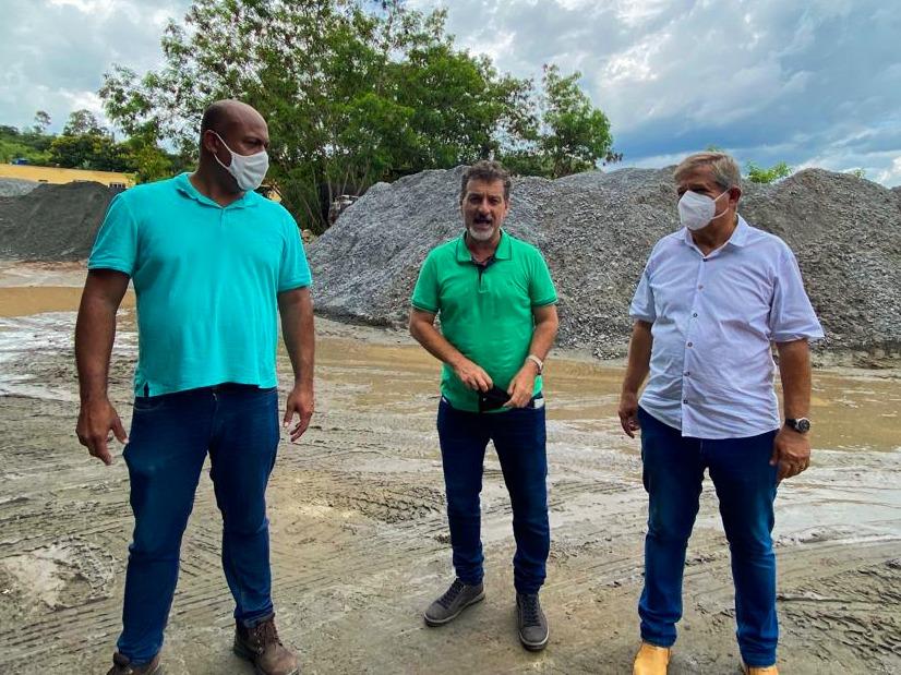 Três Rios recebe material para melhoria das estradas vicinais