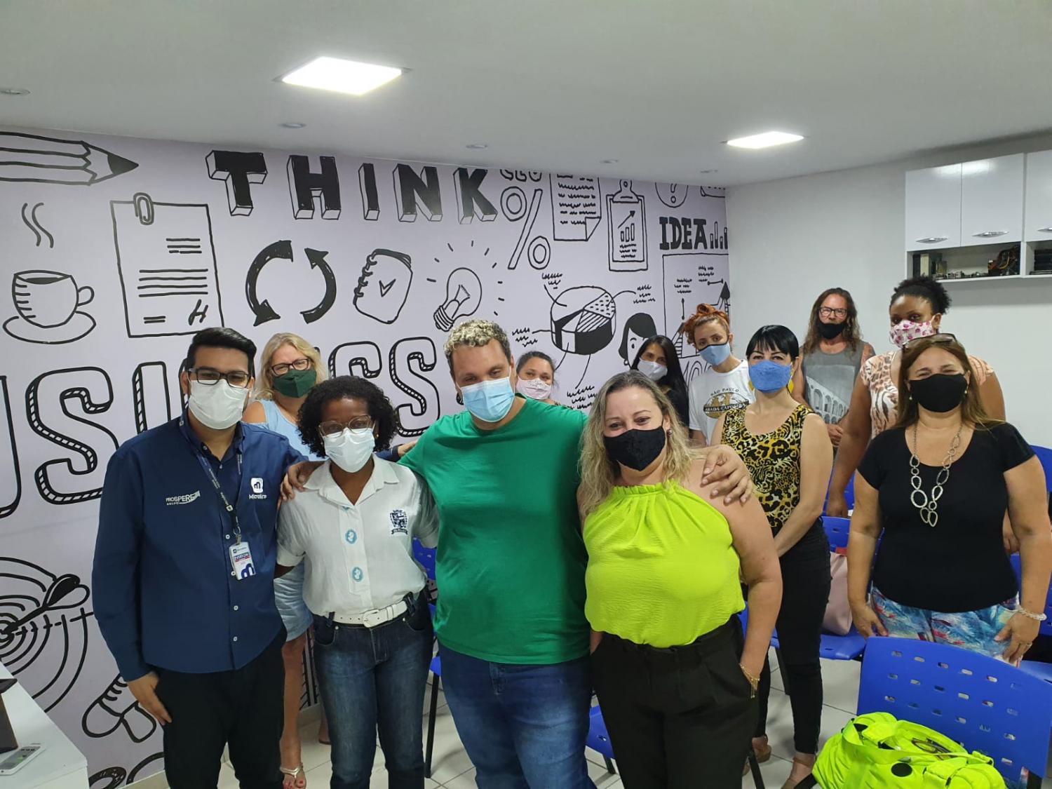 Artesãos de Barra Mansa recebem aulas de inglês para se comunicarem com turistas