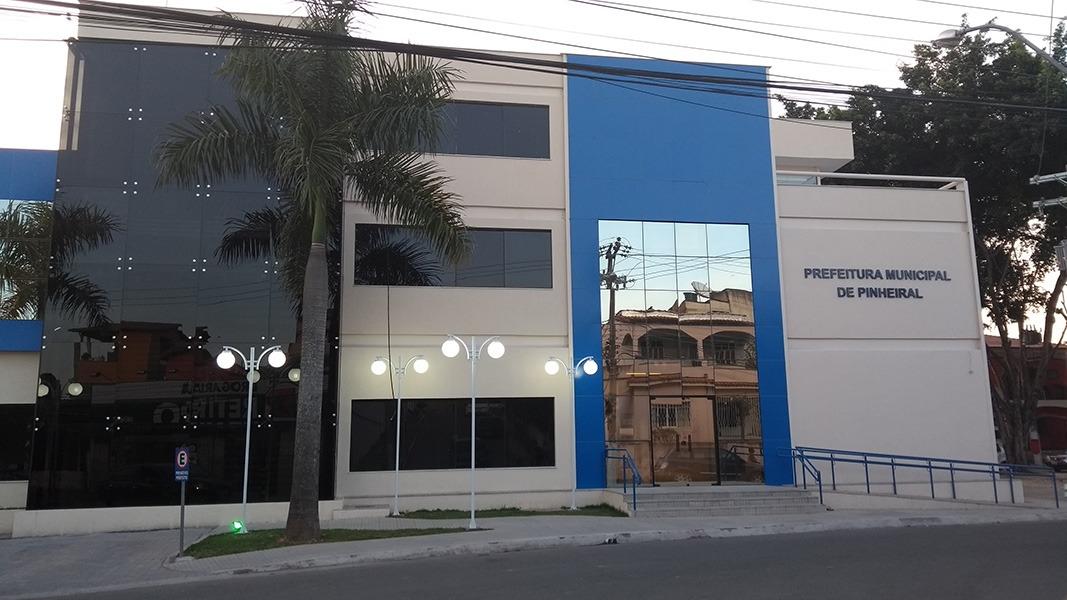 Prefeituta de Pinheiral antecipa salário de fevereiro para antes do carnaval