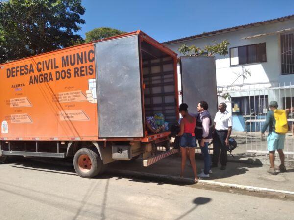 Angra dos Reis: Famílias deixam abrigo e se mudam para novos lares
