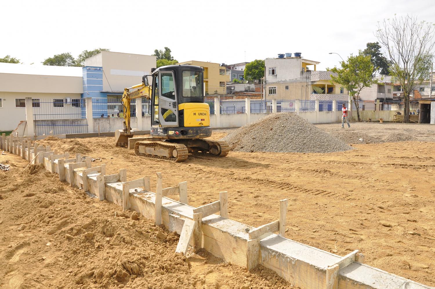 Pinheiral: Escola Municipal, no Parque Maíra, terá nova quadra poliesportiva