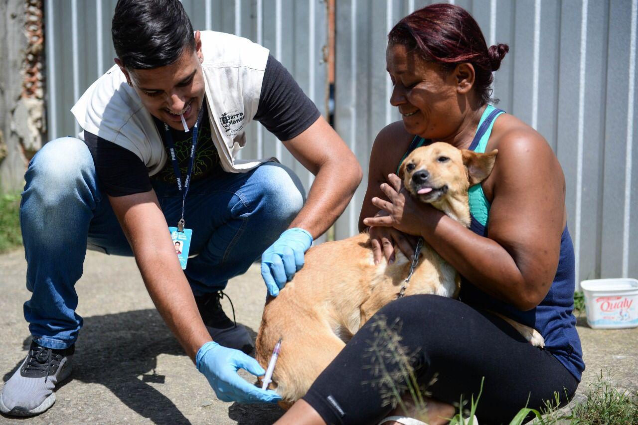 Barra Mansa leva vacinação antirrábica aos distritos da cidade