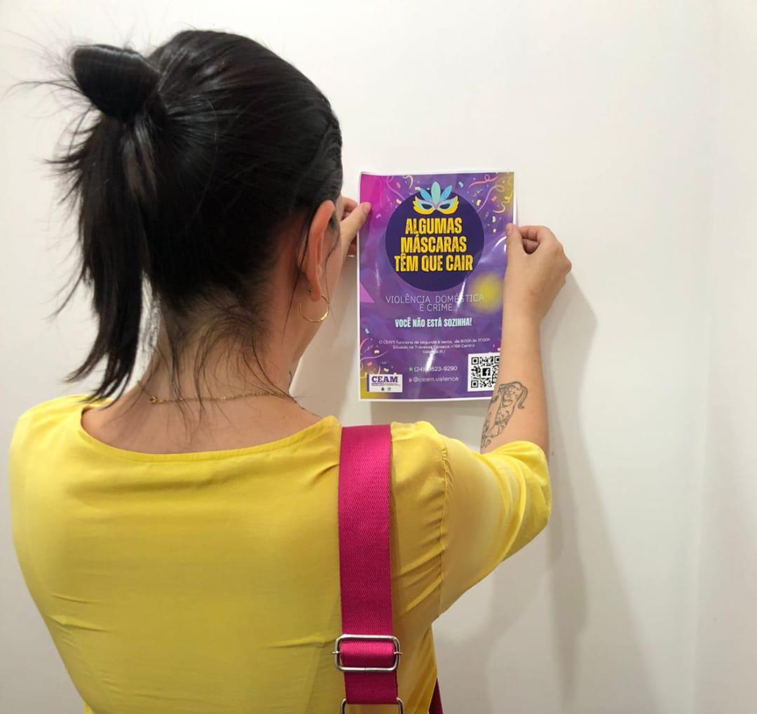 Assistência Social de Valença realiza campanha de proteção à mulher durante o carnaval