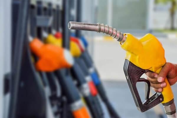 Petrobras anuncia redução de R$ 0,30 no preço do diesel