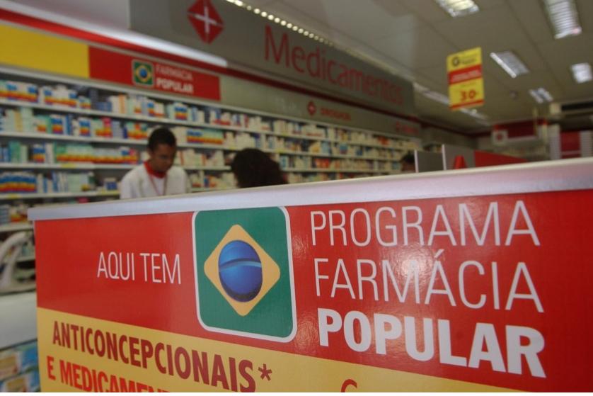 Farmácia Popular distribuiu R$ 7,4 bi a falecidos de 2015 a 2020