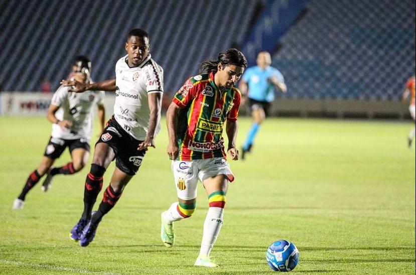 Reforço: Voltaço anuncia meia-atacante Riquelmo, ex-Fortaleza e Sampaio Corrêa