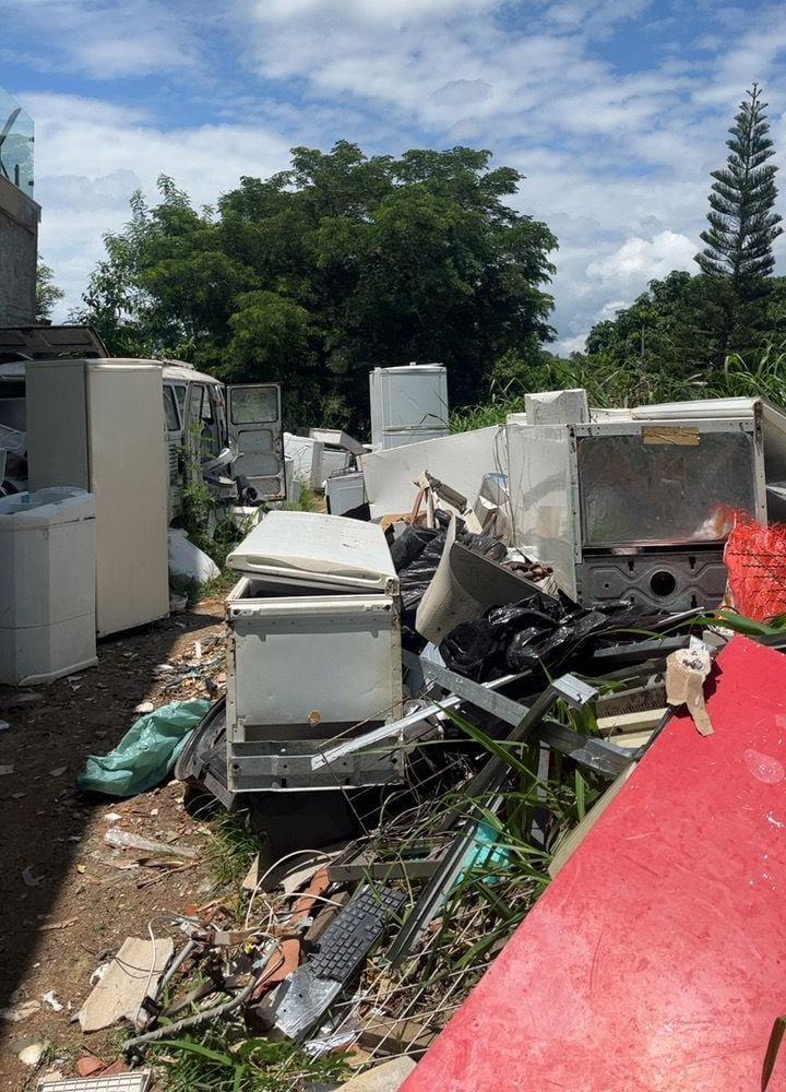Três Rios: Vigilância Ambiental notifica proprietários de terrenos abandonados