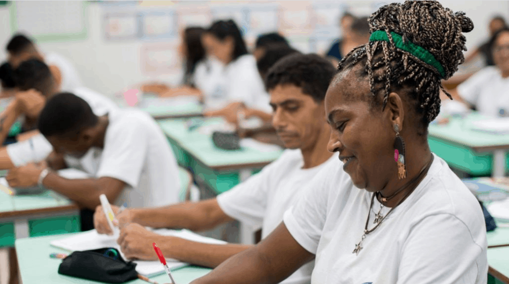 Matrículas abertas para a educação de jovens e adultos (EJA) em Resende