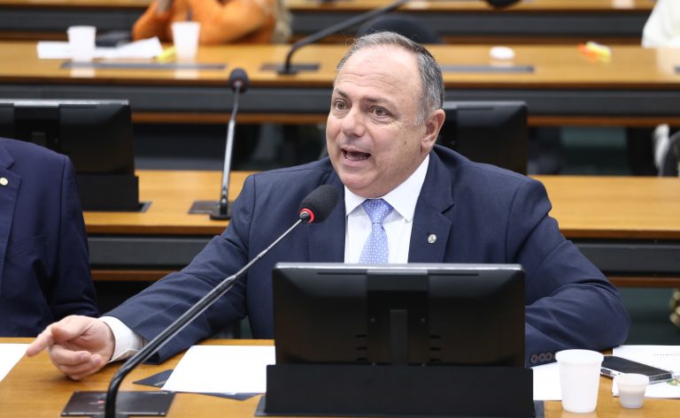 Comissão aprova novas regras para blindagem de tetos solares e prevê proteção parcial