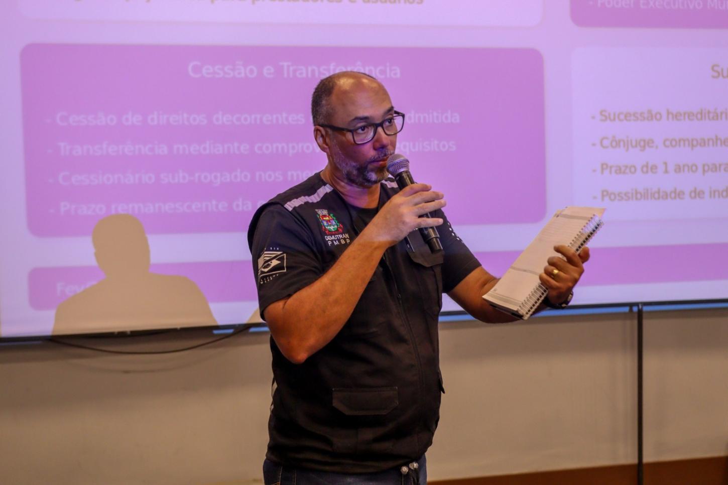 Barra do Piraí discute mudanças na legislação com taxistas