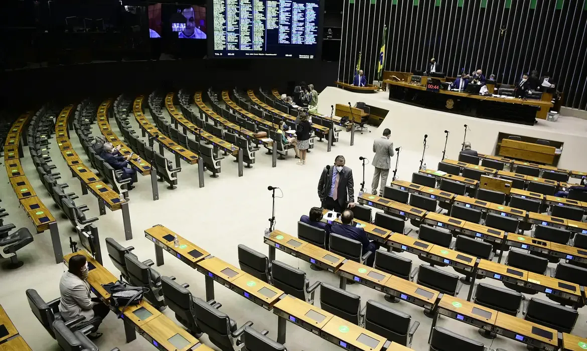 Deputados federais somam quase 14 mil faltas na atual legislatura