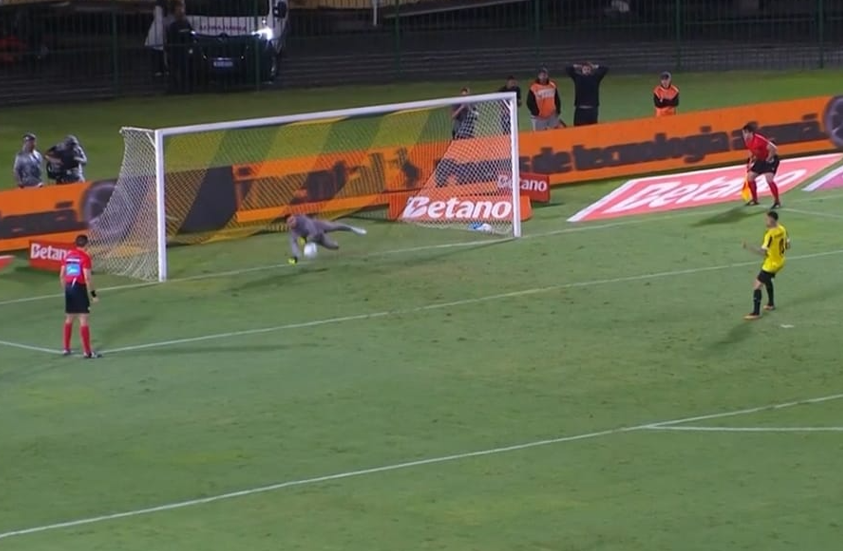 Pix Cancelado: Voltaço desperdiça 3 penâltis e é eliminado em casa na Copa do Brasil