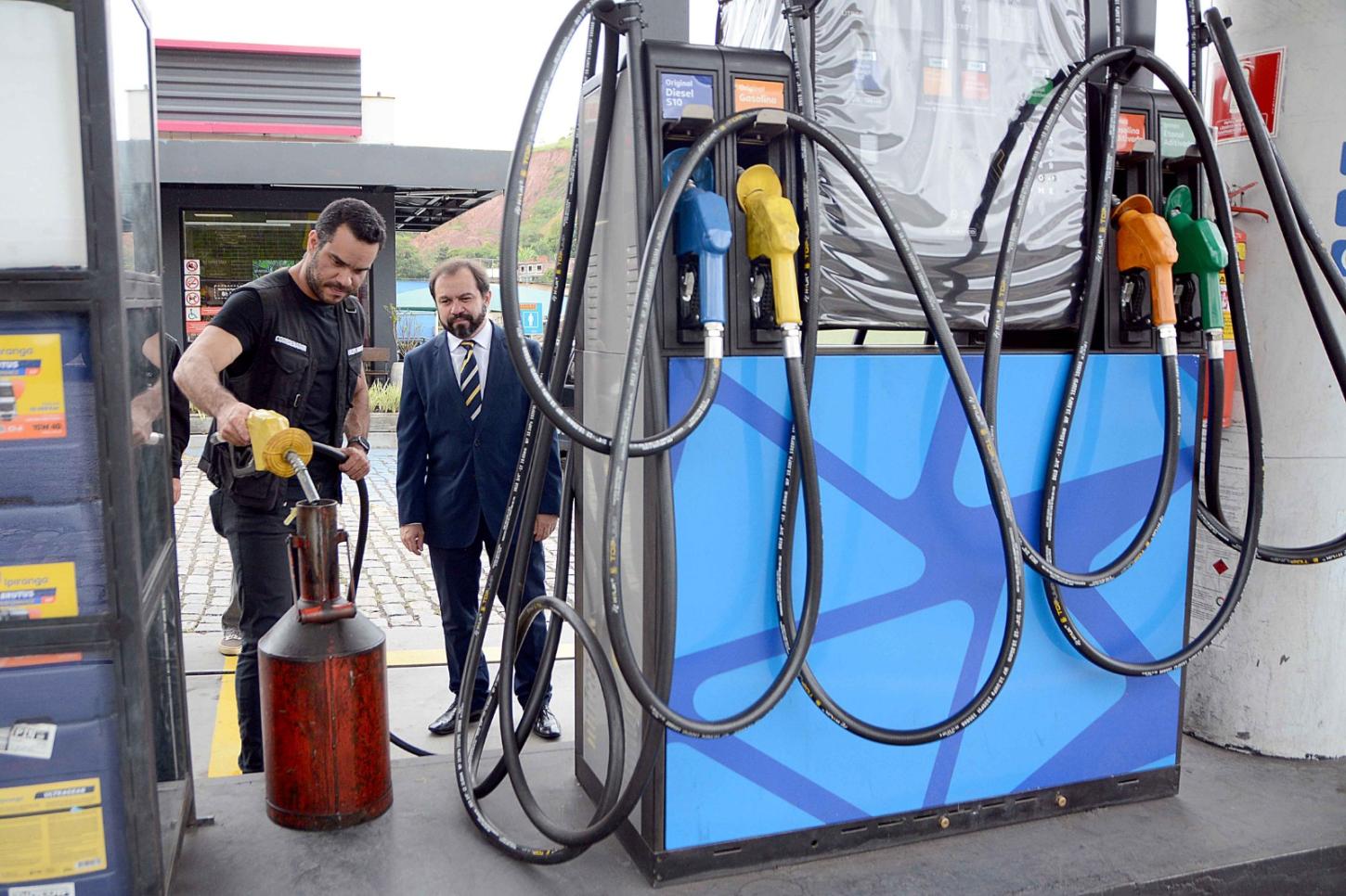 Procon intensifica fiscalização em postos de combustíveis de Barra Mansa