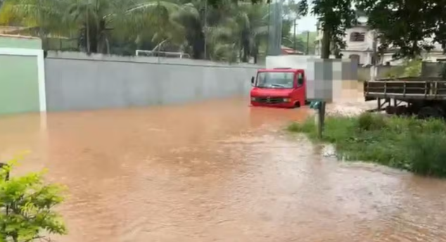 Barra Mansa em alerta para atender ocorrências causadas por temporal desta quinta