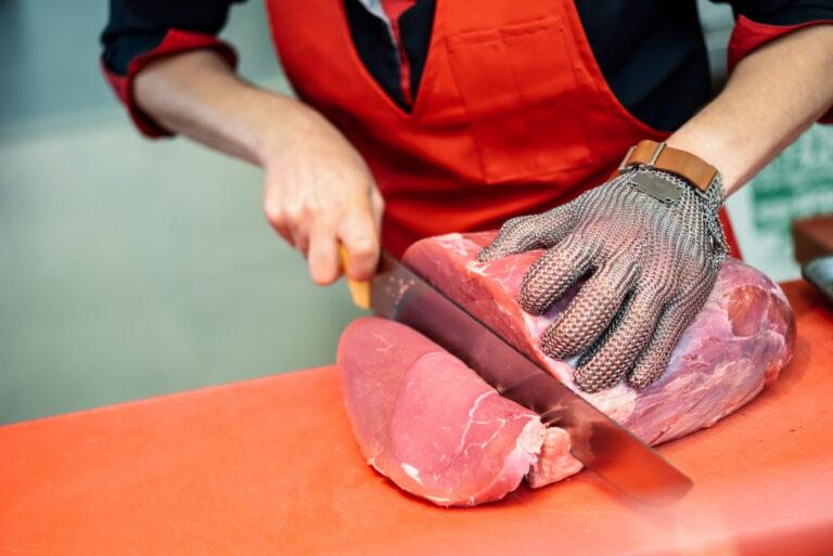 Carne mais cara: 1 kg de carne já pesa como um dia de trabalho no Brasil