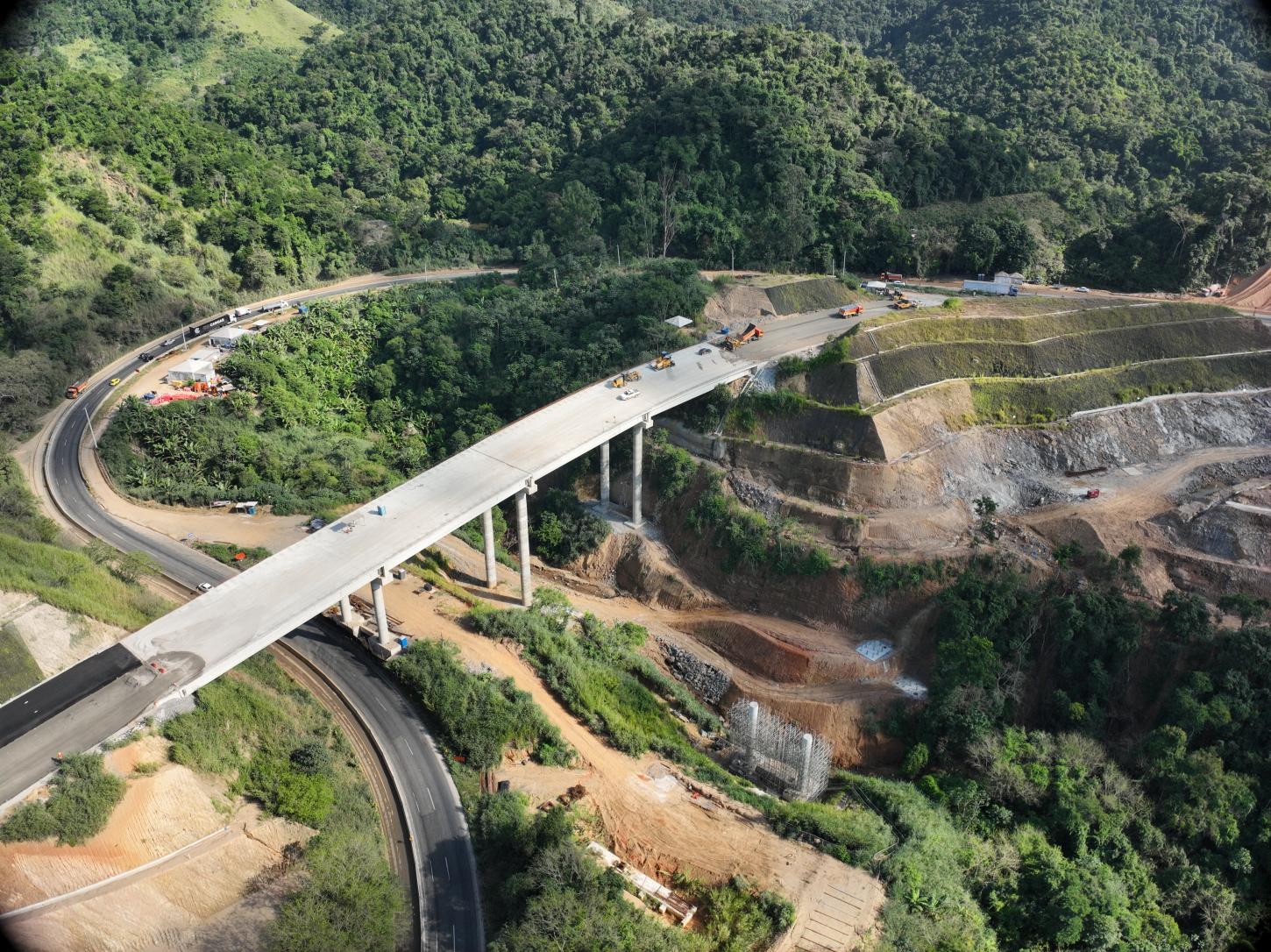 Desmontes de rochas na Serra das Araras continuam nos dias 25, 26, 27, 28 e 30 de maio