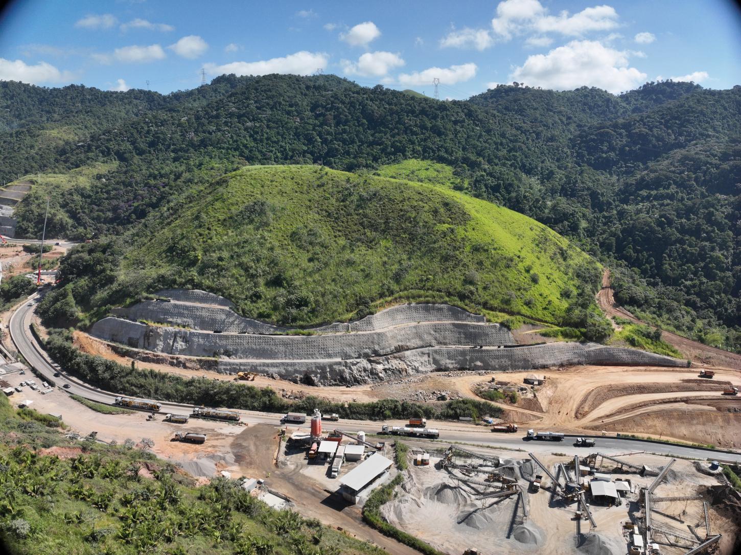 Atenção aos dias de desmontes de rochas na Serra das Araras nesta semana