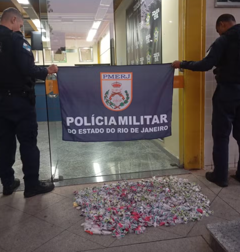 Polícia apreende mais de 1,3 mil cápsulas de cocaína e comprimidos de ecstasy em Porto Real