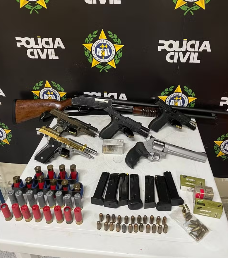 Polícia Civíl apreende armas e mais de 400 munições em Barra Mansa