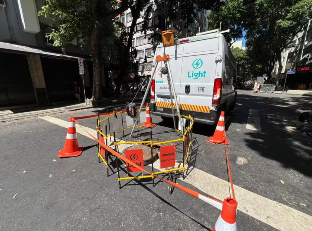 Concessionária Light leva 552 multas em seis meses 