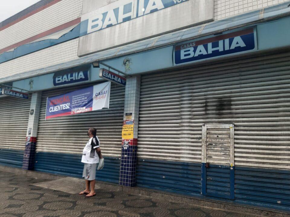 Casas Bahia fecha 298 lojas e pode demitir quase 3 mil funcionários 