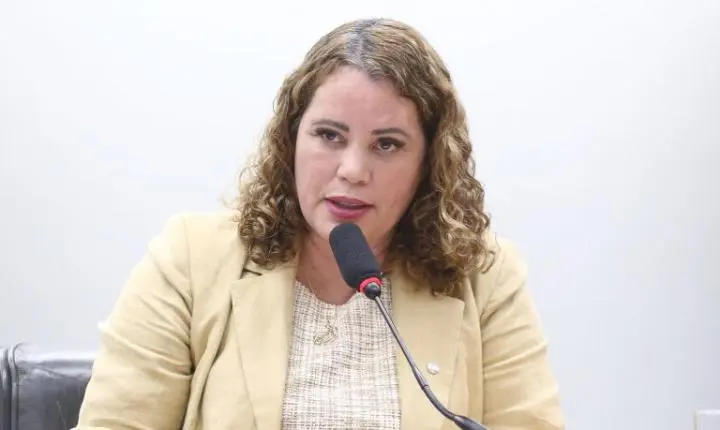 Comissão aprova política nacional para ampliar ações de saúde nas escolas